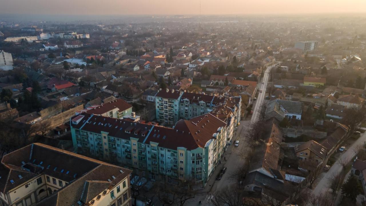 Aquarelle Apartment Subotica Buitenkant foto