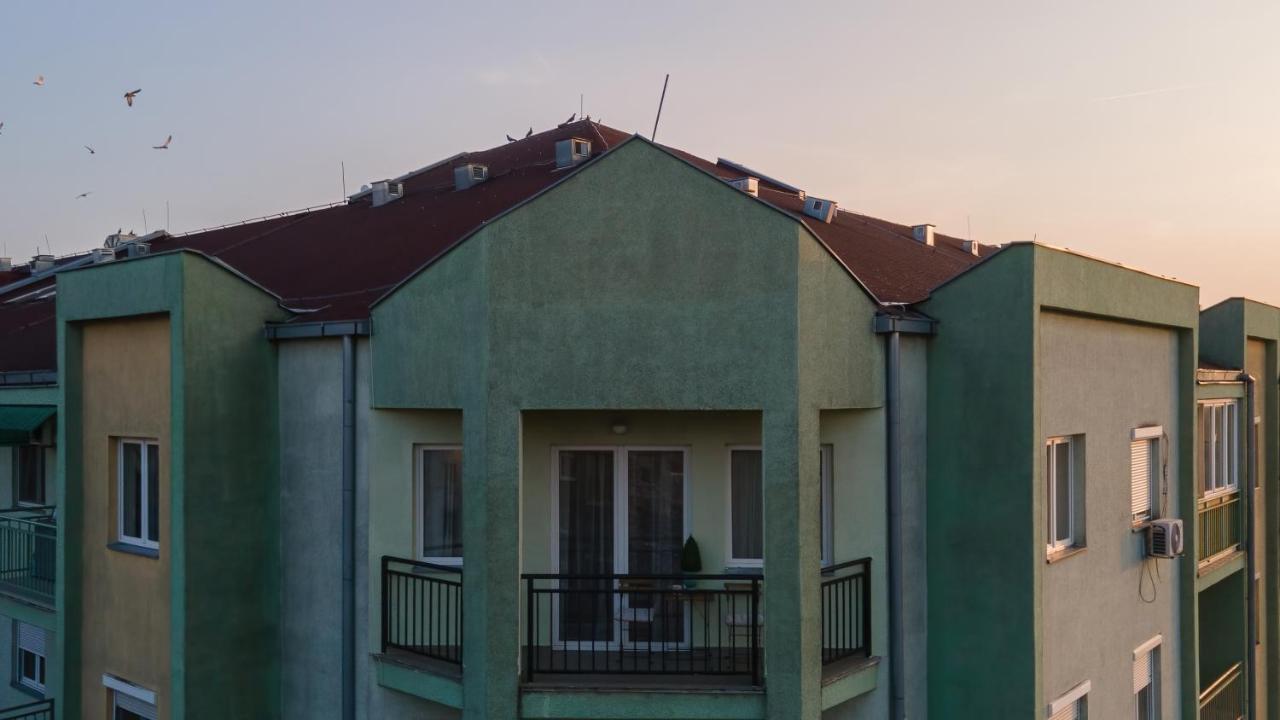 Aquarelle Apartment Subotica Buitenkant foto
